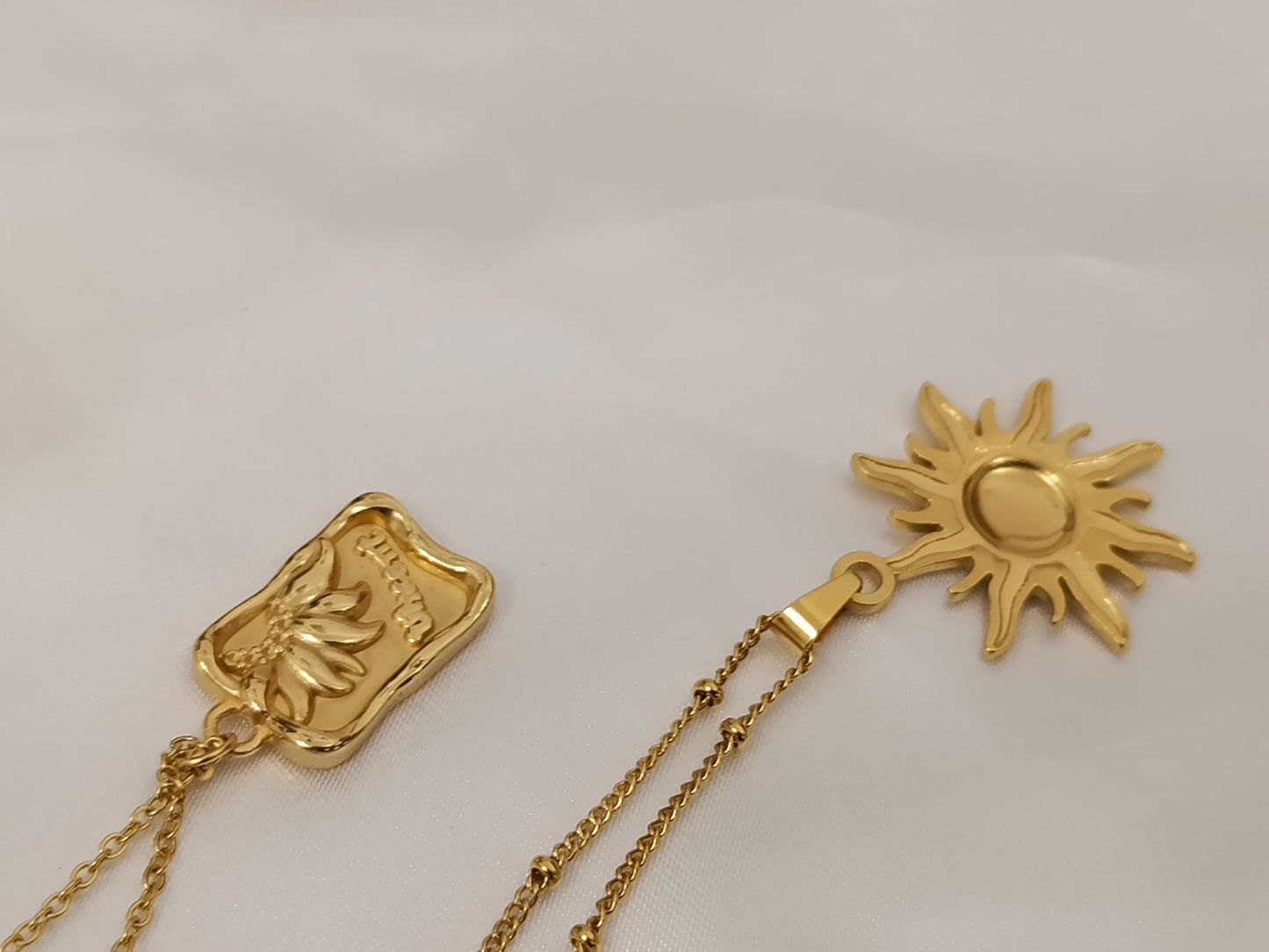Collar con colgantes de sol y medalla acero inoxidable oro bañado 18K para mujeres