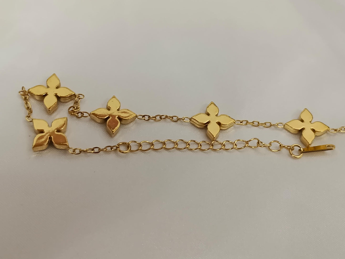 Pulsera con cuentas de trébol circonita acero inoxidable oro bañado 18K para mujeres