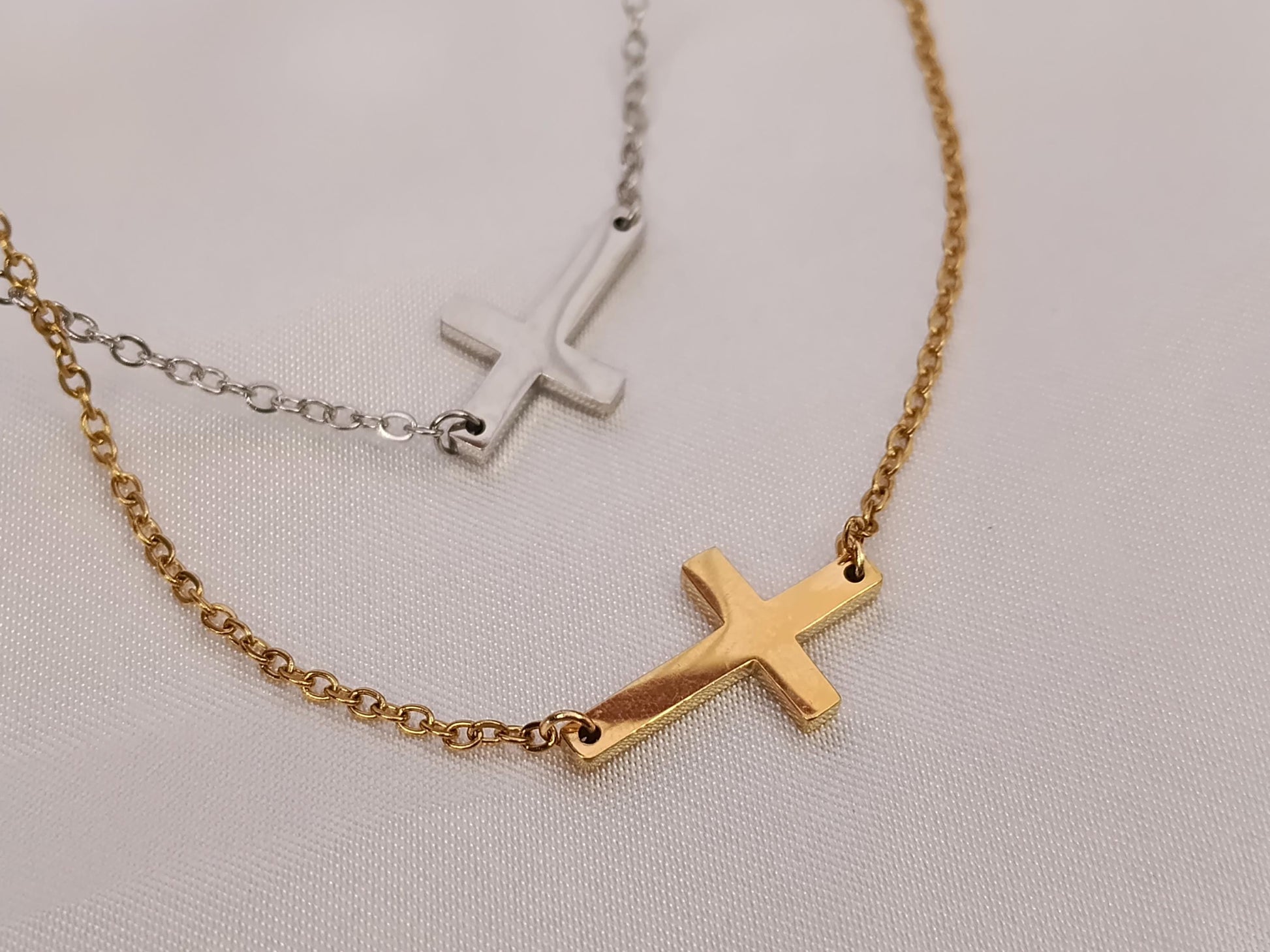 Collar con colgante Cruz Acero Inoxidable Chapado en Oro 18K Pulido Espejo,40cm más 5cm de extensión