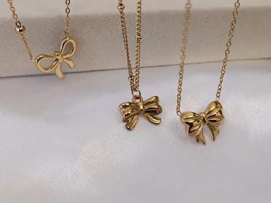 Collar de cuentas con Colgante de Lazo en Acero Inoxidable y Baño de Oro 18K (40cm + Extensión) regalo para ella