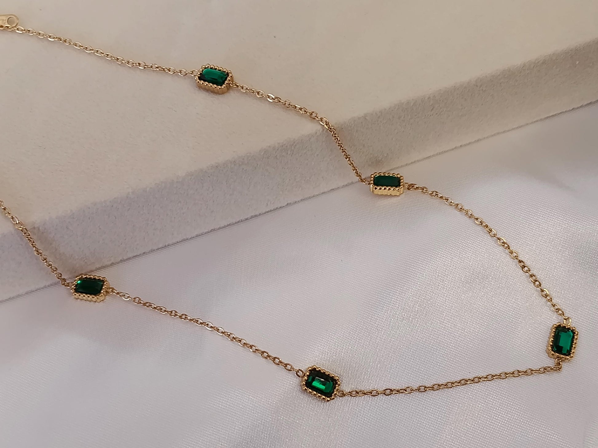 Collar con Cuentas de esmeralda verde acero inoxidable bañado en oro 18K para mujeres
