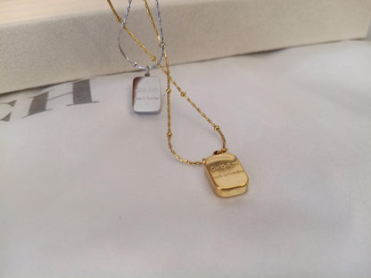 Collar de cuentas con colgantes rectangular con letras pulidas acero inoxidable oro bañado 18K para mujeres