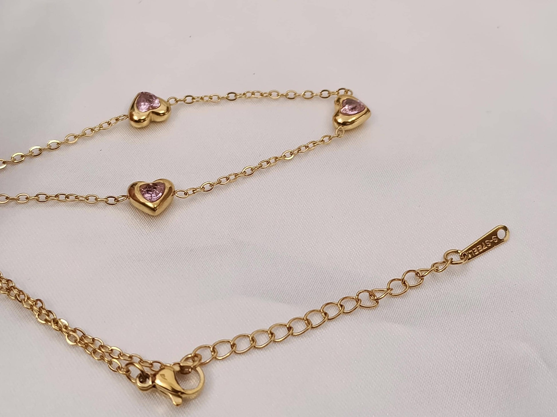 Collar con Colgantes corazones y circonitas rosas en Oro 18K (PVD) - 16" + 2" /40cm +5cm extensión Ajustable para mujeres