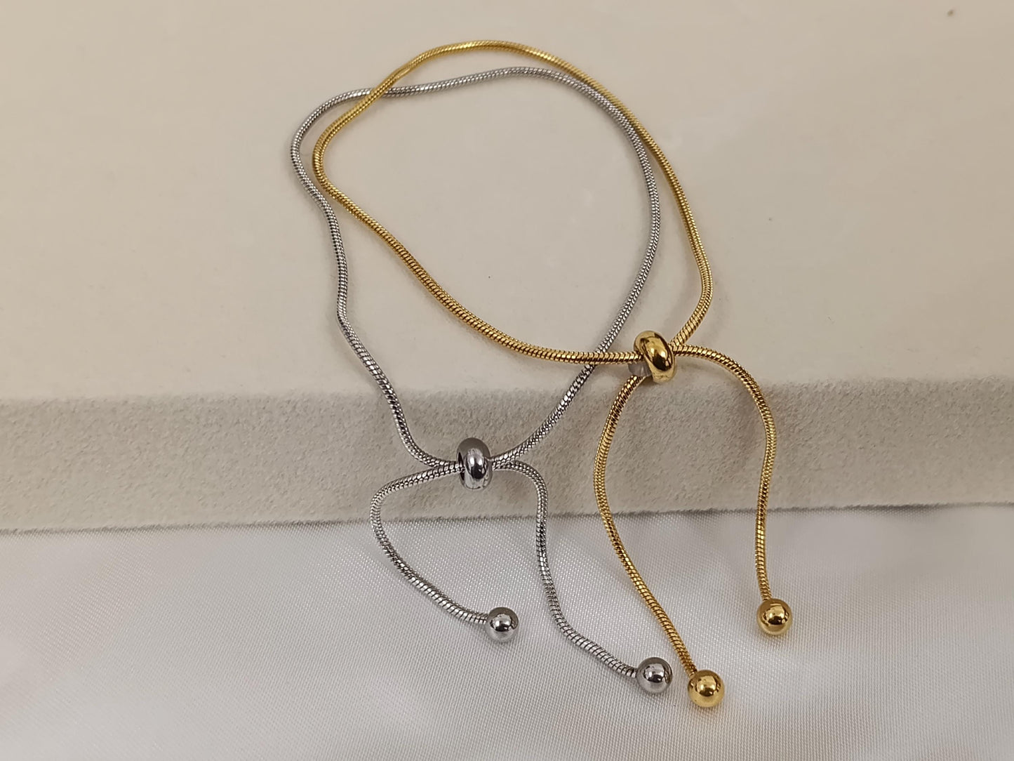 Pulsera con cadena serpiente diseño sencillo ajustable acero inoxidable oro bañado 18K para mujeres