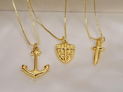 Collar con colgantes de ancla/espada/escudo acero inoxidable oro bañado 18K para mujeres