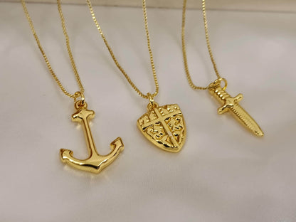 Collar con colgantes de ancla/espada/escudo acero inoxidable oro bañado 18K para mujeres