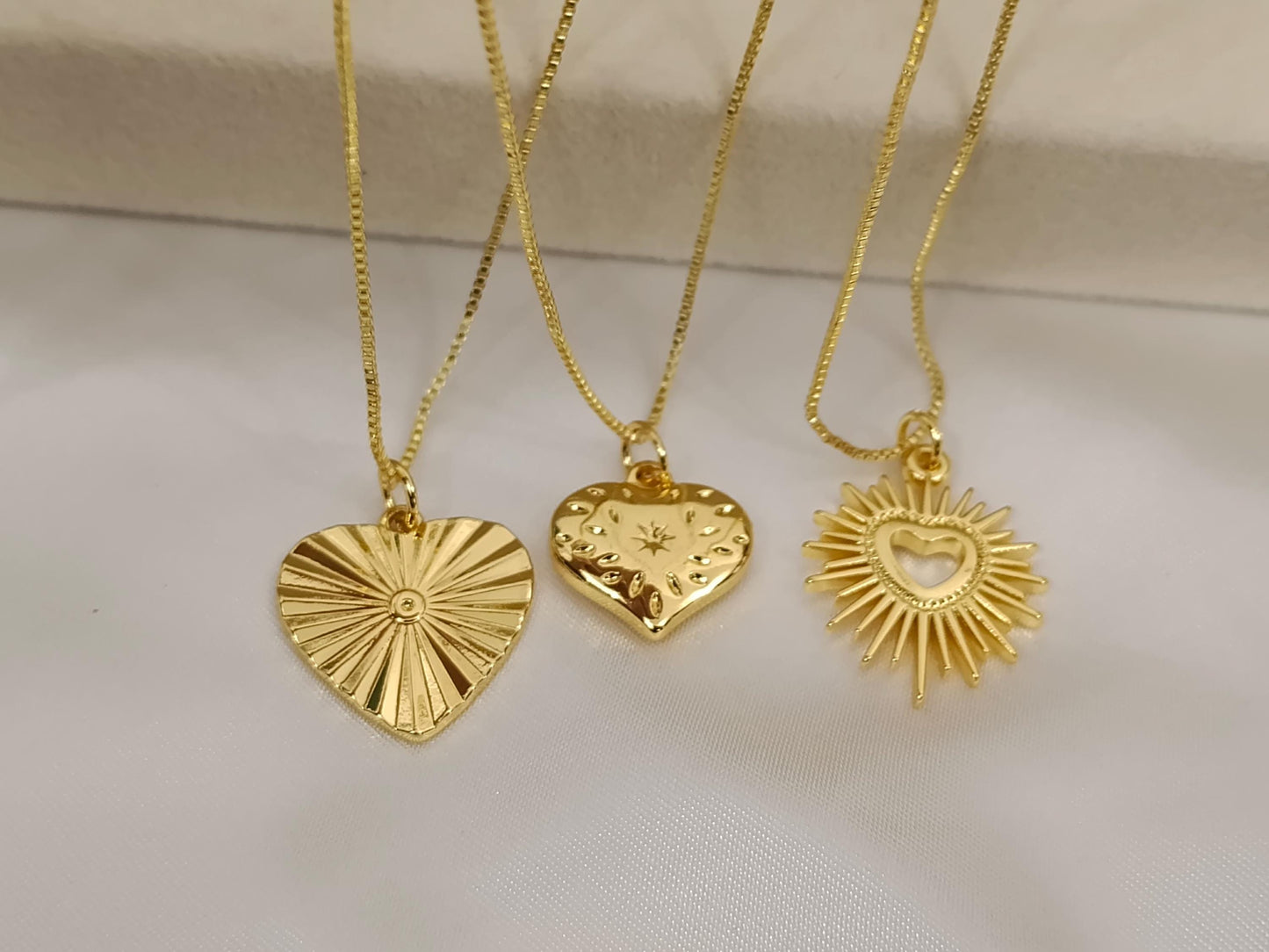 Collar con colgantes de corazones acero inoxidable oro bañado 18K para mujeres