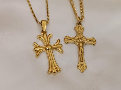 Collar con colgantes de cruz acero inoxidable oro bañado 18K tratado como oro viejo para mujeres