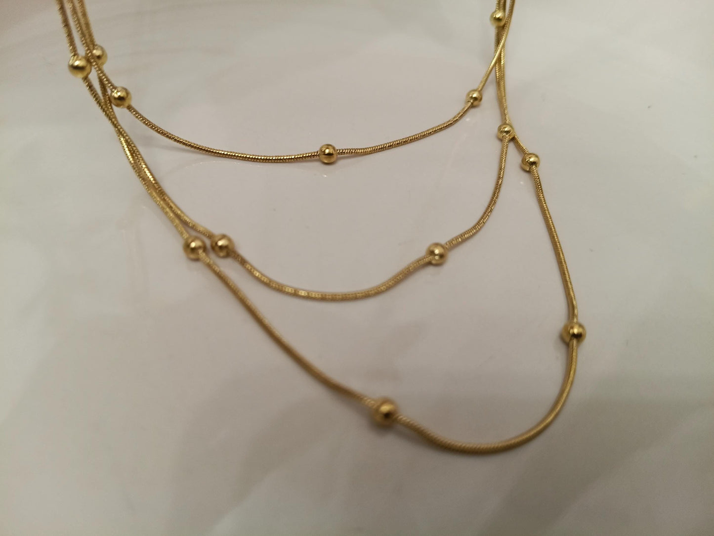 Collar Triple Capa - Cadena de Serpiente Fina y Cuentas Brillantes - Acero Inoxidable Bañado en Oro 18K Para ella
