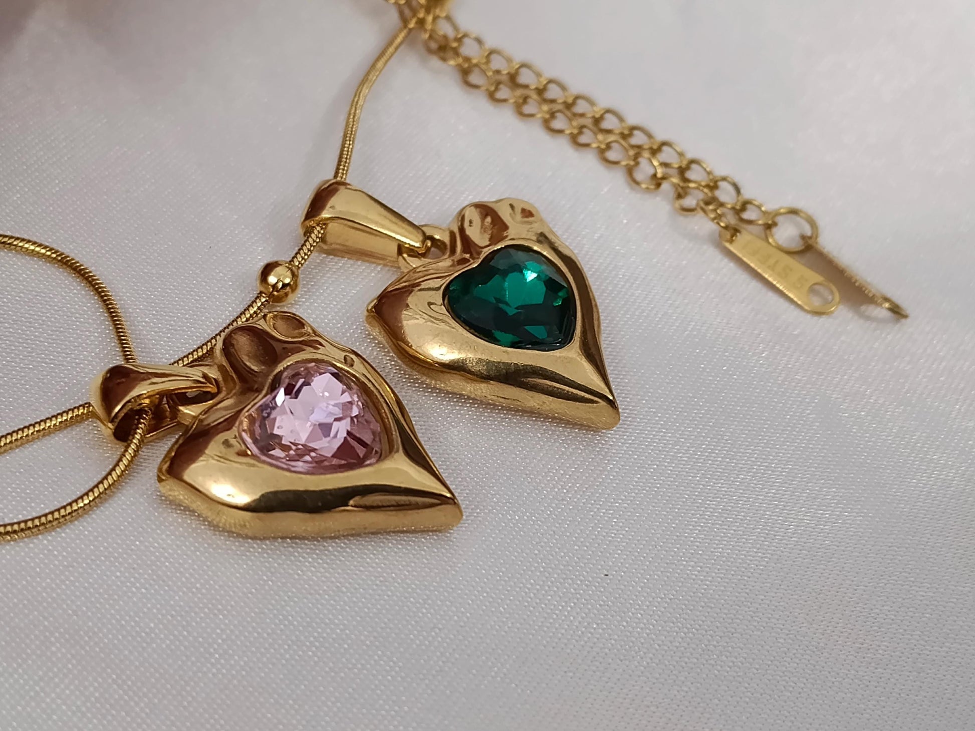 Collar de cuentas Colgantes corazones y circonitas rosas verdes en Oro 18K (PVD) - 16" + 2" /40cm +5cm extensión Ajustable para mujeres